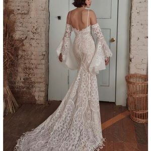 Dove wedding dress by Calla Blanche (Le Perle)